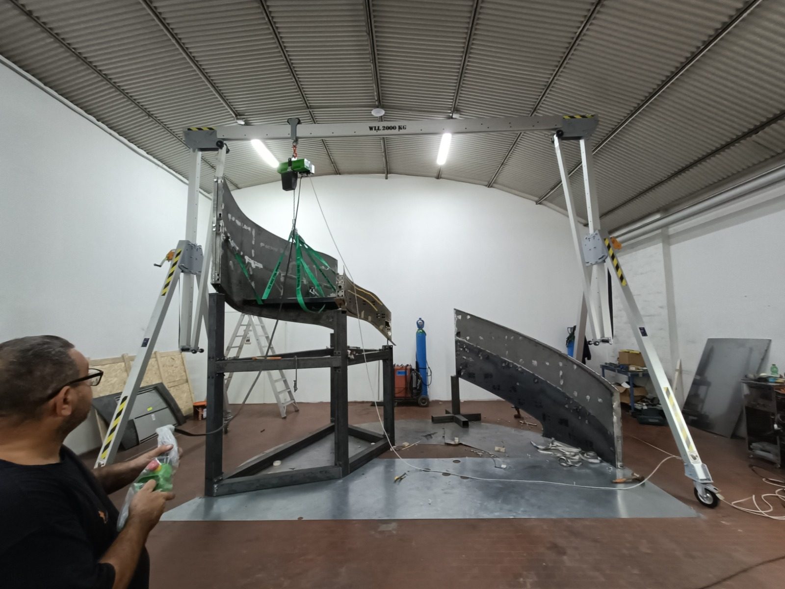 Mobiler Aluminium-Portalkran, verstellbar und zerlegbar, 2.000 kg — Foto 2