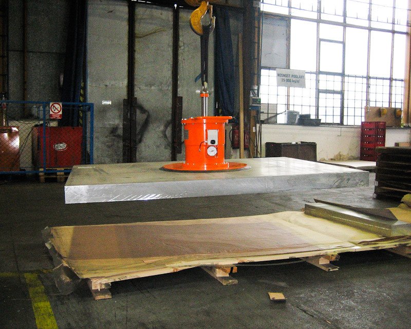 VMS 1200-1 vacuum lifter — photograph 3