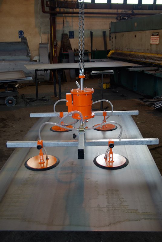 VMS 600-4R vacuum lifter — photograph 3