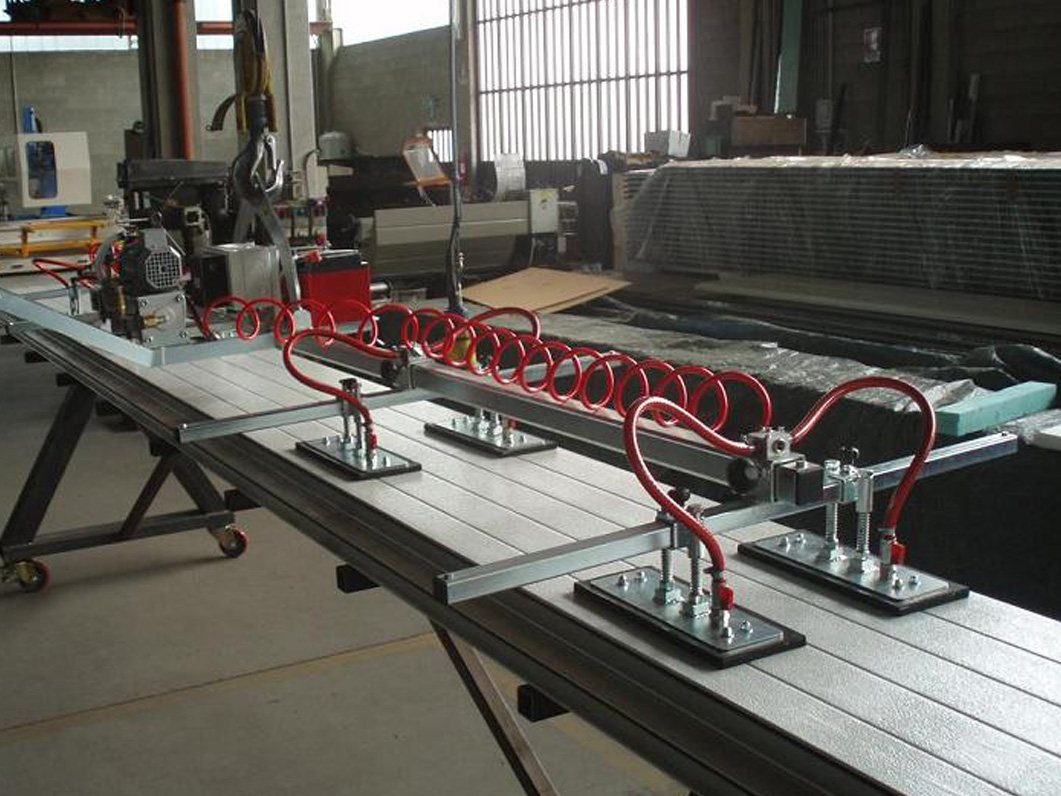 Vacuum lifting beam for long insulated panels — photo 2