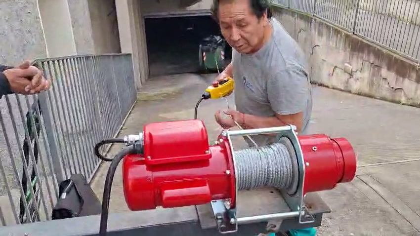 Argano elettrico a fune da 300 kg