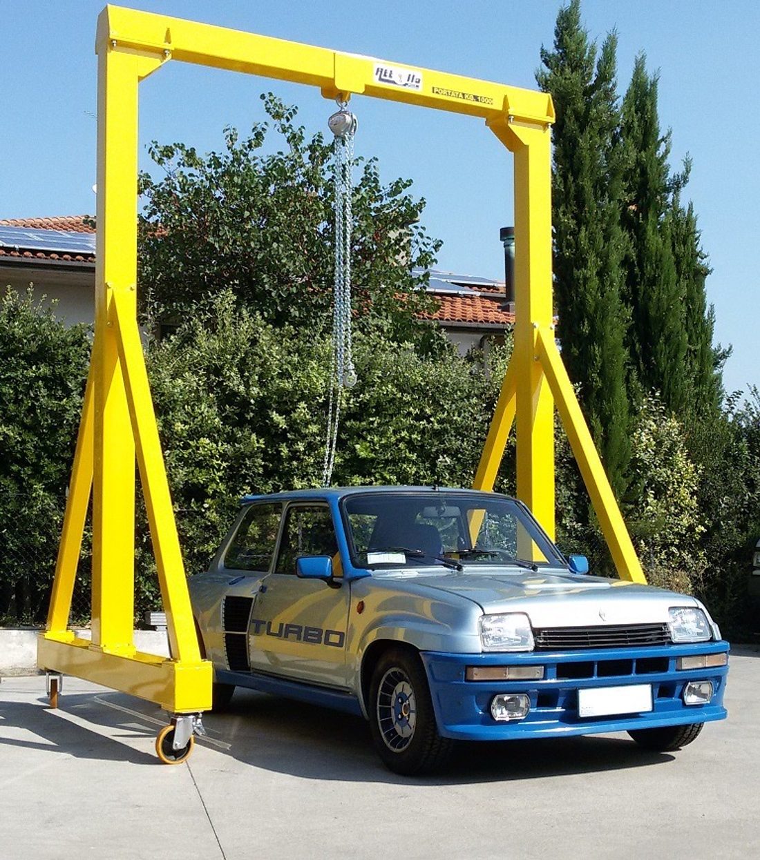 1,000 kg steel gantry crane on wheels